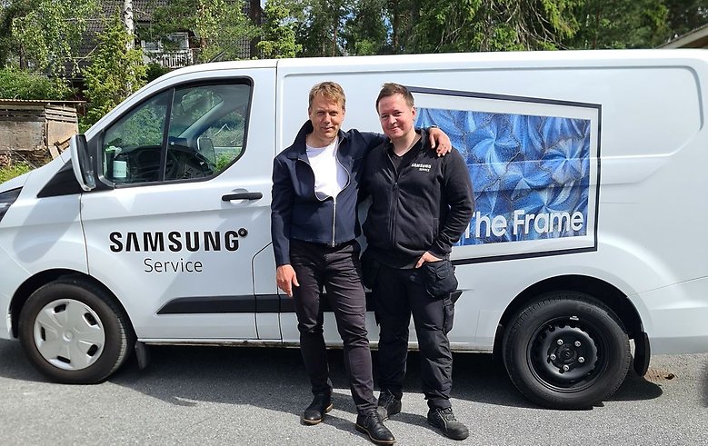 Michael Andersson, vd och Benjamin Händel, servicetekniker från Samsung Service