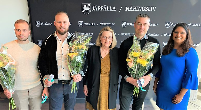 Wiklunds åkeri tillsammans med Emma Feldman (kommunstyrelsens ordförande, Järfälla kommun) på utmärkelsen för Årets Företagare 2022